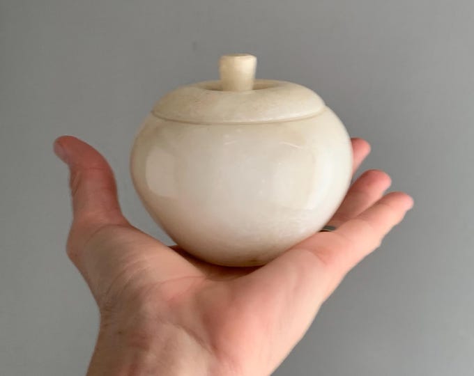 Marble trinket dish with lid