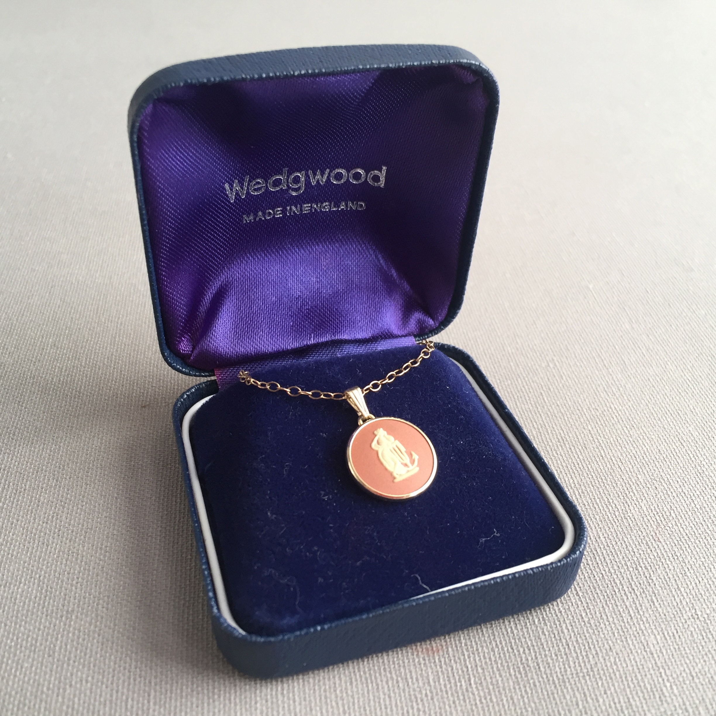 Wedgwood Jasperware Cameo Pendant Necklace Gold Plated Sterling Silver