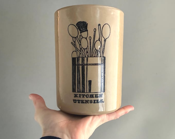 1970s Pearsons of Chesterfield stoneware kitchen utensil holder.