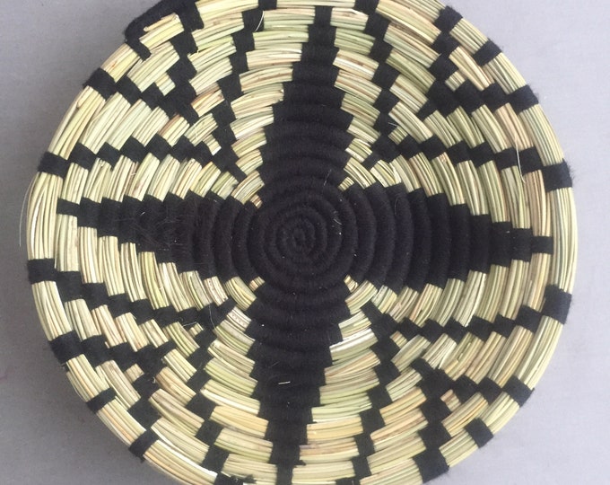 woven plate basket