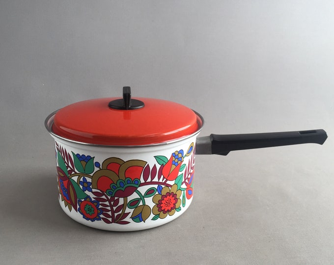 1970s pot/ saucepan with lid