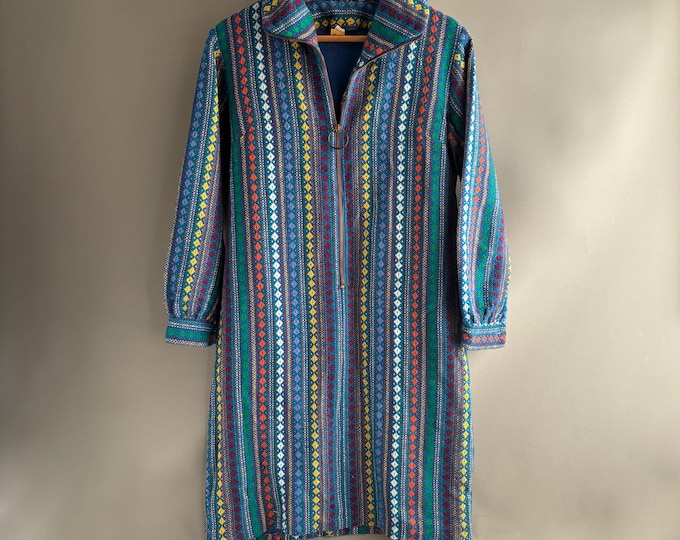 1960s Beeline Fashions Inc. mod/ Hippie Tunic/Shift Dress wool blend sweater dress.