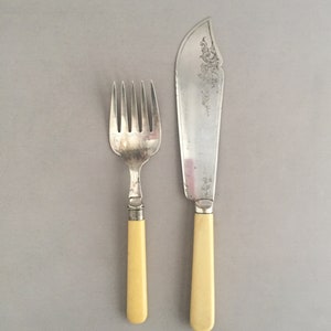 fish servers / serving utensils