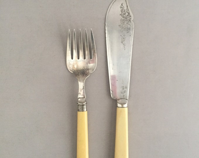 fish servers / serving utensils