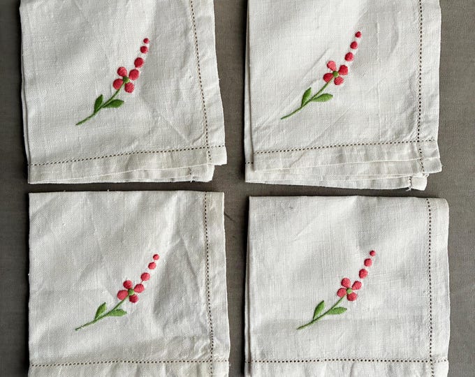 linen embroided table cloth and 4 napkins