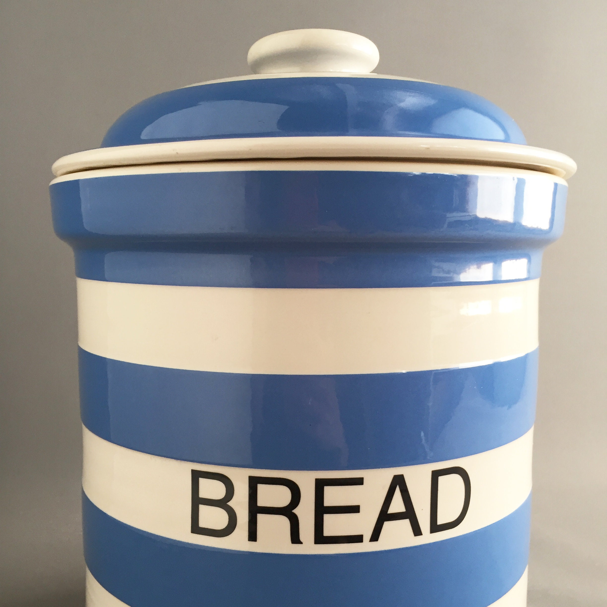 T.G Green Cornish Ware bread crock