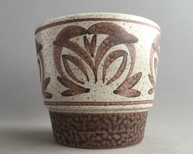 Cinque port pottery Rye 1970s plant pot