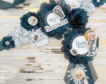 Black Halloween Baby Shower or Gender Reveal Sash, Mommy to be Baby Shower Sash, Black Halloween Baby Shower Corsage, A Baby is Brewing