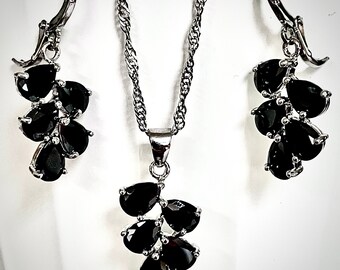 925 Sterling Silver Jewelry Set with Black Faceted Crystal Cabachibs in Cluster.