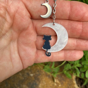 Luna Cat Pendulum