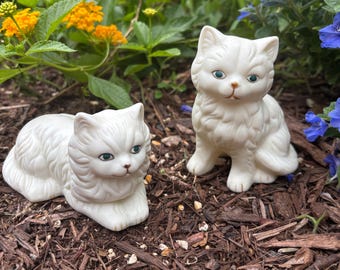 Siblings, Vintage Figurines. Vintage White Ceramic Cat Figurines – Pair of Longhaired Kittens with Green Eyes | Shabby Chic Animal Decor