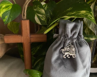 Christian Pouches for Rosaries, Medals, Pins, Jewelry.