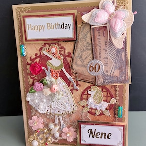 Tarjeta de cumpleaños importante. Tarjeta retro moderna con colores otoñales. Tarjeta personalizada: Mujer con perro. Tarjeta para mamá, hermana, mujer. Tarjeta en caja.