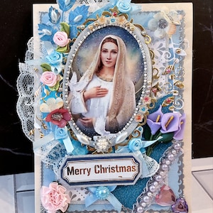 Cartolina di Natale di Santa Maria con la Colomba della Pace. Auguri di Natale personalizzati di Joy and Believe, decorati e confezionati di lusso.