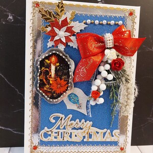 Personnalisée, style rétro, carte de joyeux Noël « L'esprit du père Noël ». Carte chevalet 3D de luxe avec papillon bleu, rubans et beaucoup de perles.