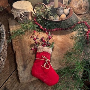 Primitive Grubby Santa Stocking Bowl Filler Peg Hanger Christmas Red Berries Prim Candy Canes Farmhouse Style#4