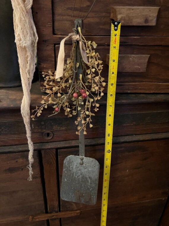 Primitive Easter Bunny Rabbit Early Look Peg Hanger Homestead Make Do Twig Frame #1 Primitive Easter Bunny Rabbit Early Look Peg Hanger Homestead Make Do Twig Frame #1