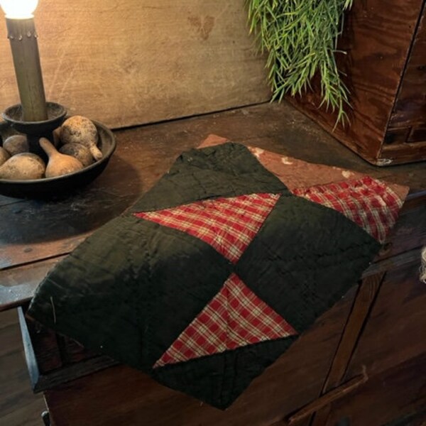 Primitive Old Quilt Candle Mat Homestead Table Runner Early Look Doily Grubby Feed Sack  #QP