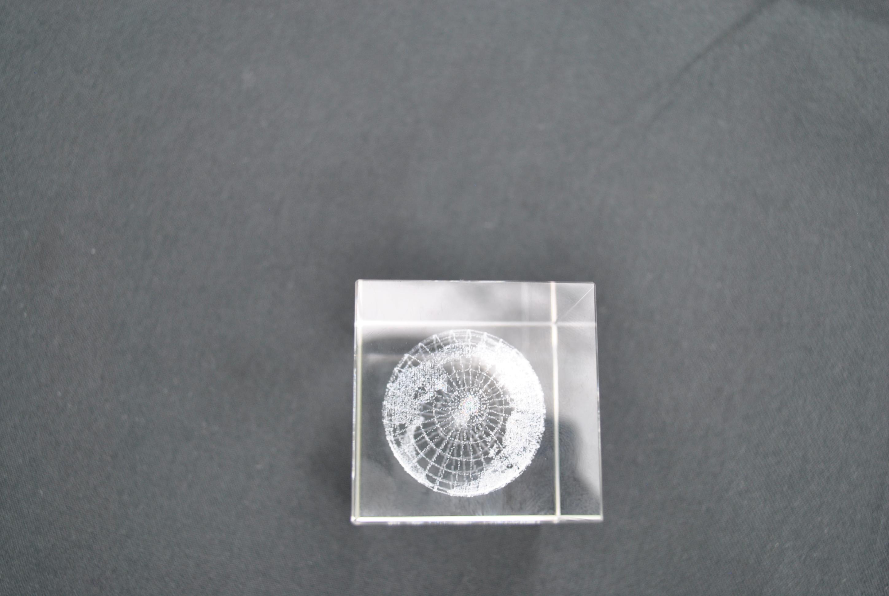 Crystal Paper Weight - 3D Etching of the World Map - Etsy