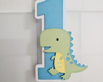 Dinosaur Cake Topper hecho a mano y personalizado con la edad para el Pastel de Cumpleaños