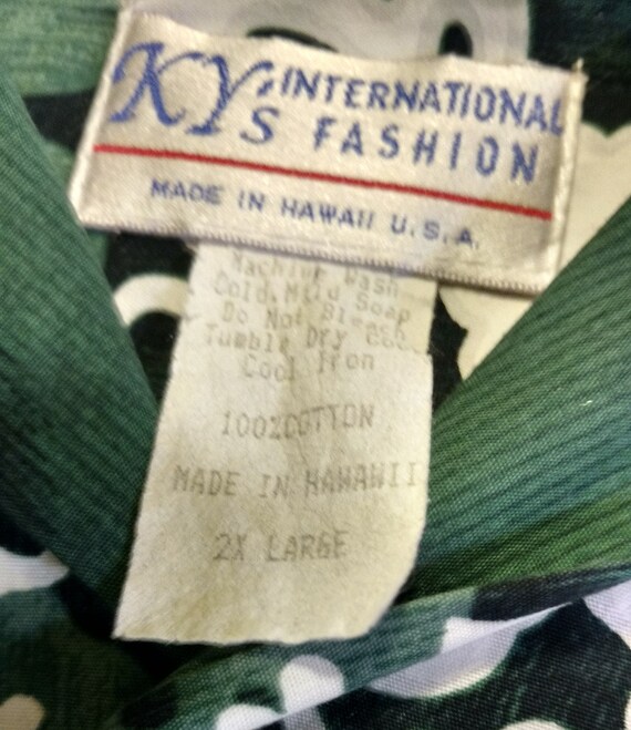 Vintage Hawaiian Shirt with Coconut Buttons - image 3