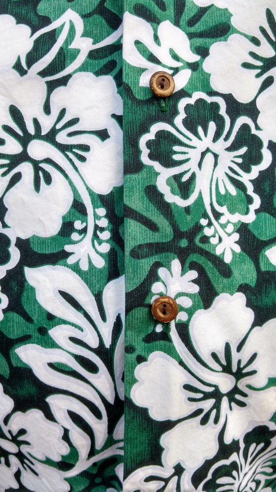 Vintage Hawaiian Shirt with Coconut Buttons - image 5