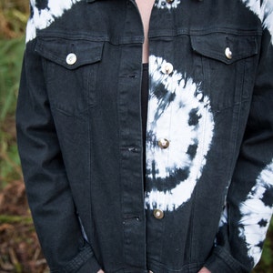 Sale! 30% OFF- VINTAGE 1990's Women'sGrunge Acidwash Black Denim Jacket image 3