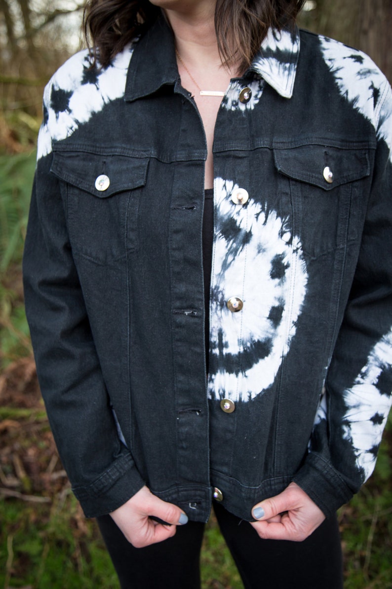 Sale! 30% OFF- VINTAGE 1990's Women'sGrunge Acidwash Black Denim Jacket image 3