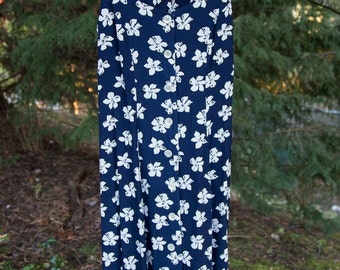 Sale! 30% OFF- VINTAGE 1980's Navy Floral Midi Dress