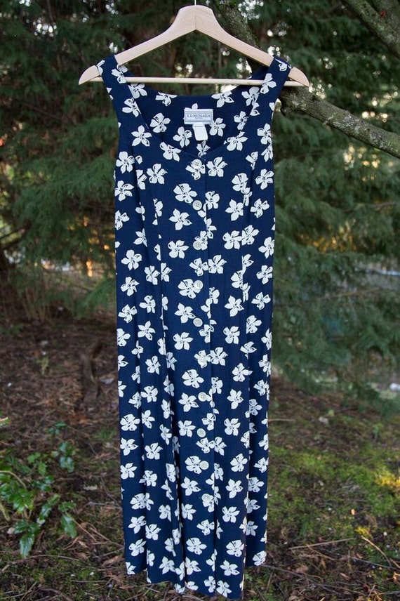 Sale! 30% OFF- VINTAGE 1980's Navy Floral Midi Dre