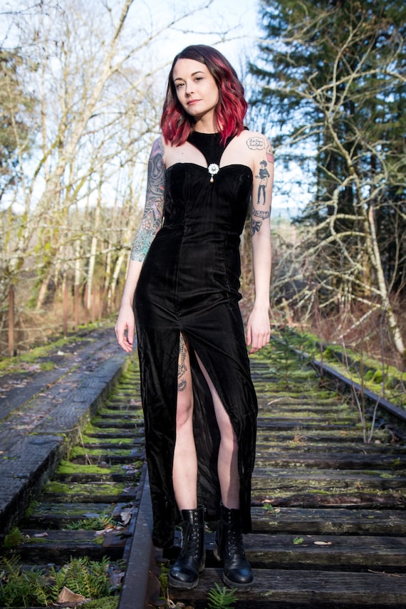 Sale! 30% OFF- VINTAGE 1990's Goth Chic Women's Cr