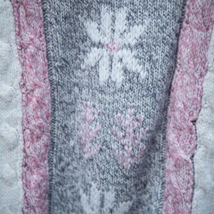 VINTAGE 1990s Suburban Petites Gray and Pink Sweater Vest image 3