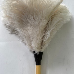 New 40grm soft feather grey feather head duster 48cm wood stained handle 