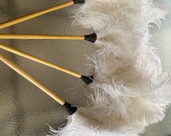 ONE-NEW ostrich white wing plume first grade duster- display 550mm ( 22 inches ) wood stained handle top market item