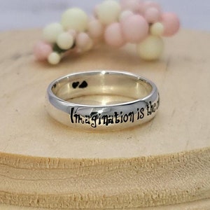 Anillo de Alicia en el país de las maravillas con cita de Lewis Carroll, joyería inspiradora de plata de ley, regalo de cumpleaños hecho a mano