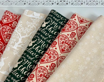 Christmas Reindeer Fat Quarter Bundle, 100% Cotton, Festive Season Deer Fabric, Natural Calico Fabric Red Cream Green, Set of 5