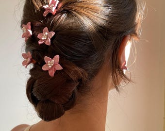 Flores de jazmín / plumería de porcelana para recogidos boda Comunión