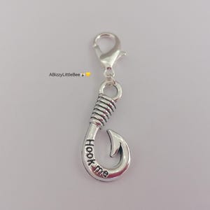 Charm con clip de anzuelo de pesca