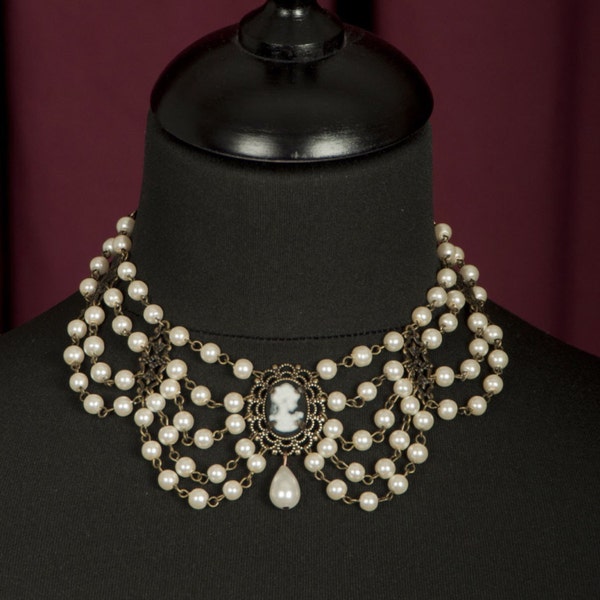 Halskette aus feinem Stein oder Glas und Kamee „viktorianische Schönheit“.