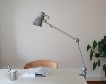 Lampa biurkowa z zaciskiem w kolorze szarym, AB Depose, oświetlenie przemysłowe