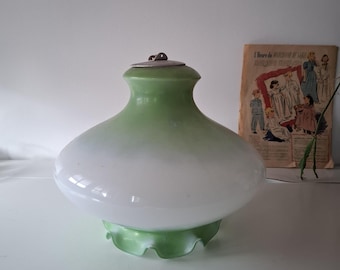 Klosz ze szkła francuskiego w stylu vintage, biały i zielony, z falowaną krawędzią