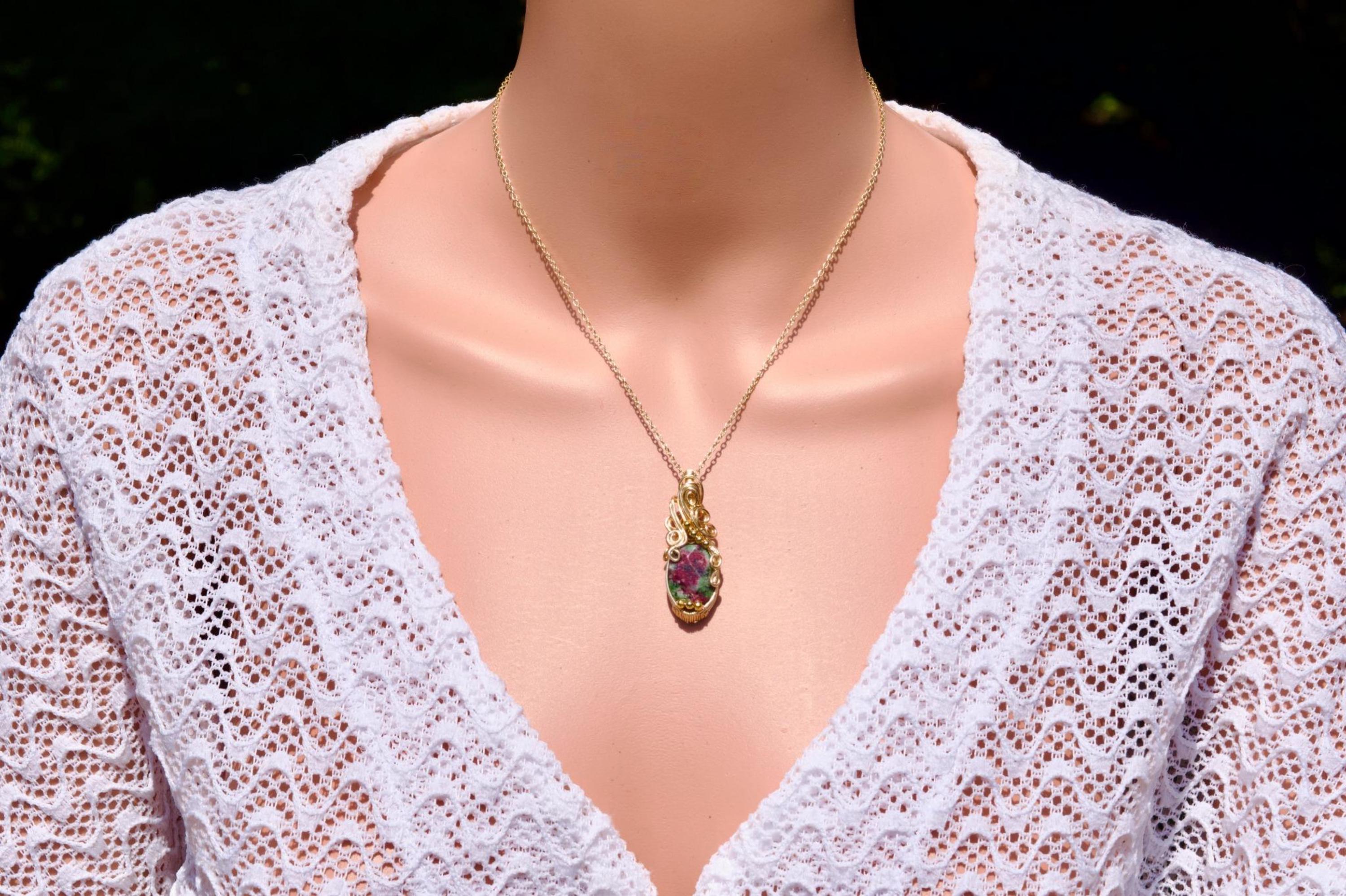 ルビー・イン・ゾイサイトネックレス | ワイヤーラップ・ルビー・イン