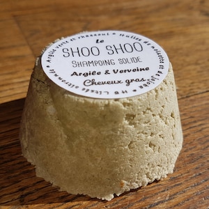 The "Shoo Shoo greasy hair", purifying solid shampoo with clays, hazelnut oil, jojoba and essential oil of lemony litsea