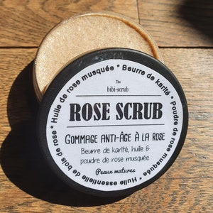 The "Rose scrub", a precious anti-aging exfoliating cream with rosehip, shea butter and rosewood for mature skin