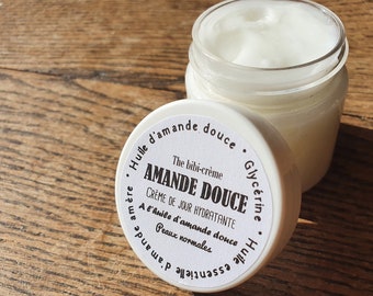 La "AMANDE DOUCE", crème de jour confort et hydratation à l'huile d'amande douce et à l'huile essentielle d'amande amère