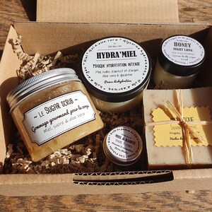 "Bee-box" gift set, complete honey-based skincare image 1