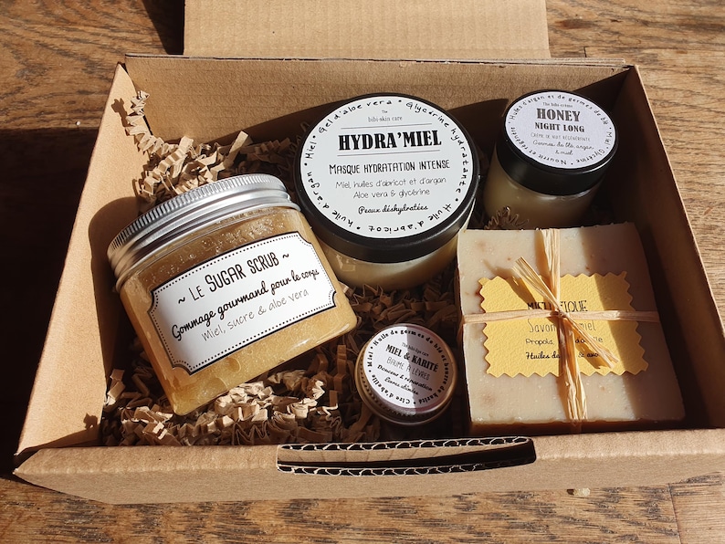 "Bee-box" gift set, complete honey-based skincare image 1
