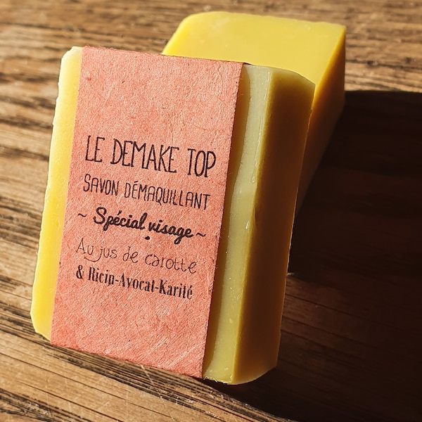 Le "Demake top", savon démaquillant pour le visage au jus de carotte, huiles de ricin, olive, avocat et beurre de karité