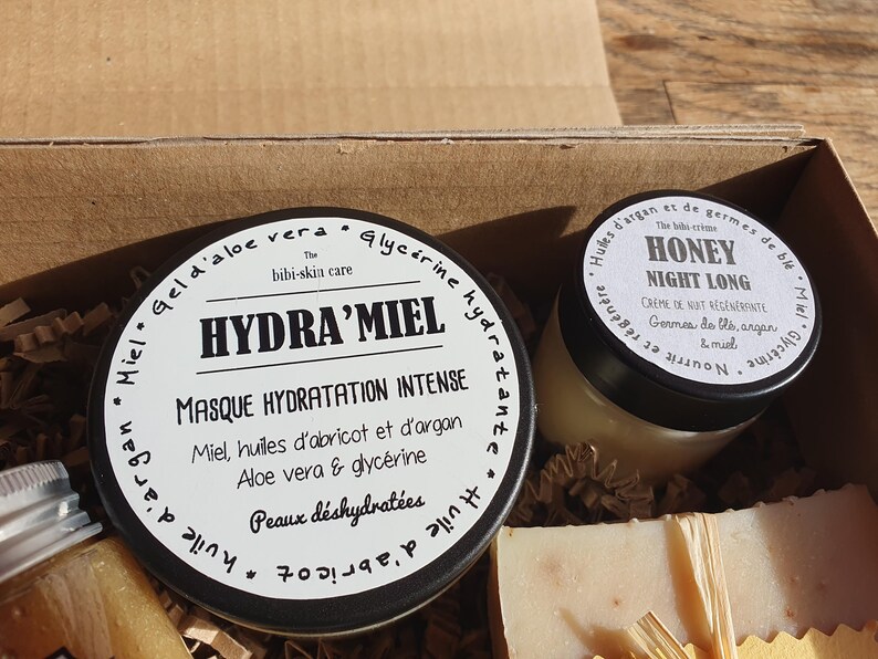 "Bee-box" gift set, complete honey-based skincare image 5