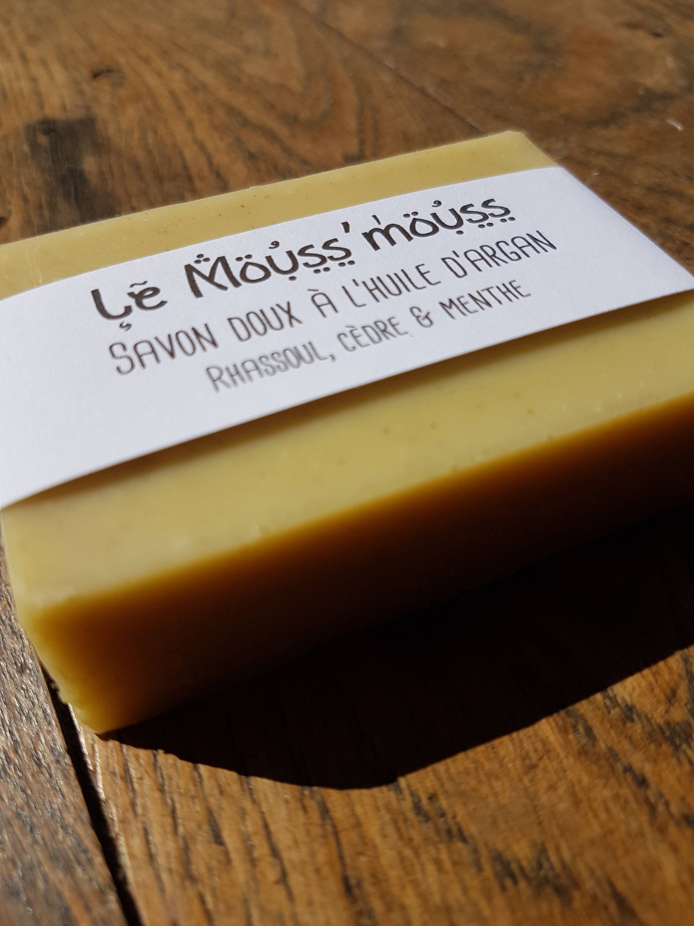 Savon Artisanal Surgras Extra Doux L'Essentiel – 100% Naturel, Senteur Citronnée, Fabriqué En France